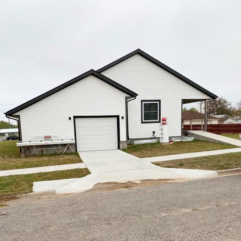 411 E Main St, Coldwater, KS 67029