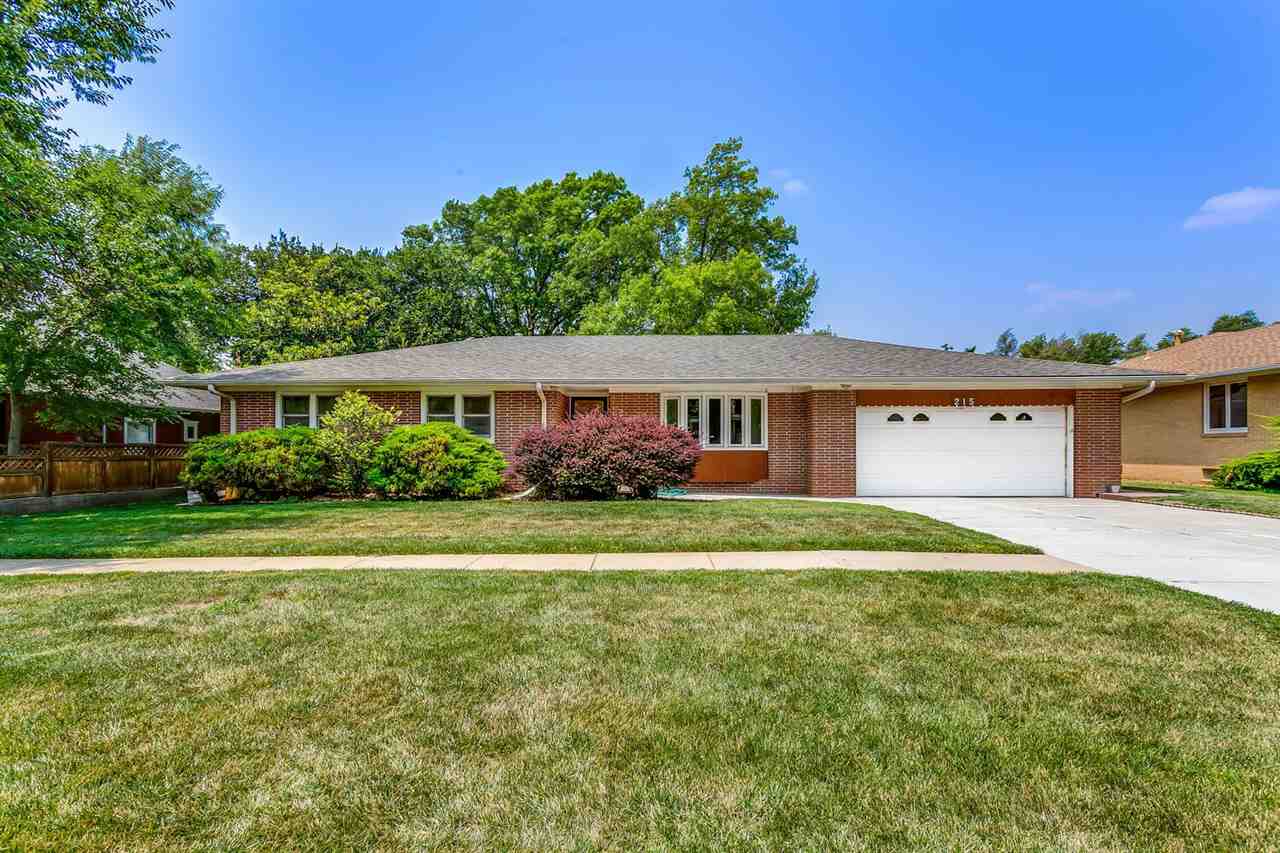 215 S Saint John Ave, Lyons, KS 67554