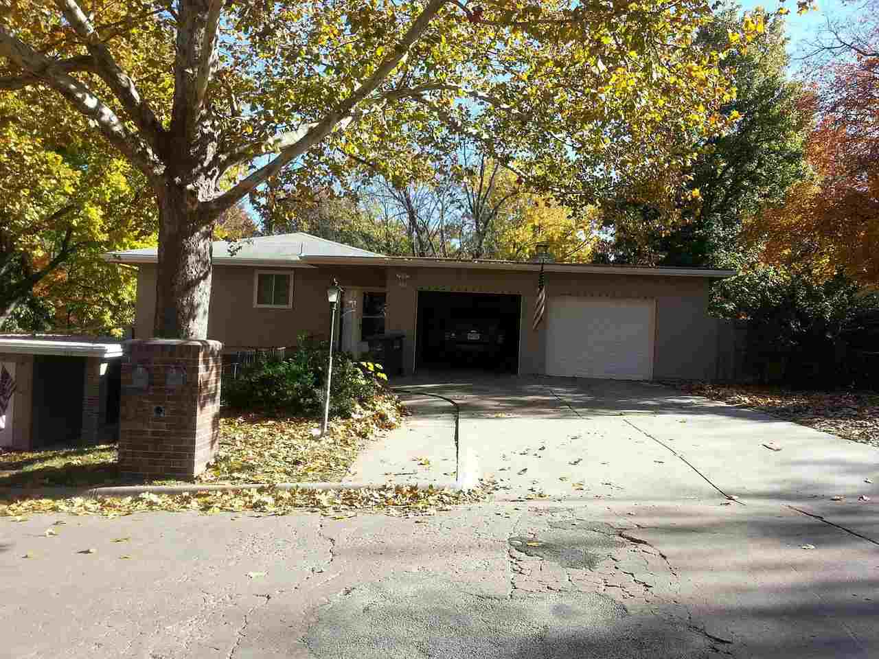 330 - 332 N Delaware Ave, Manhattan, KS 66502