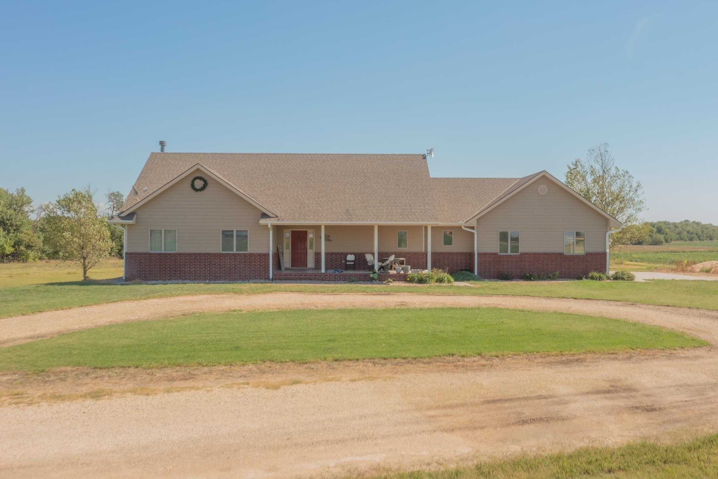 11409 NW 72nd St, Moundridge, KS 67107