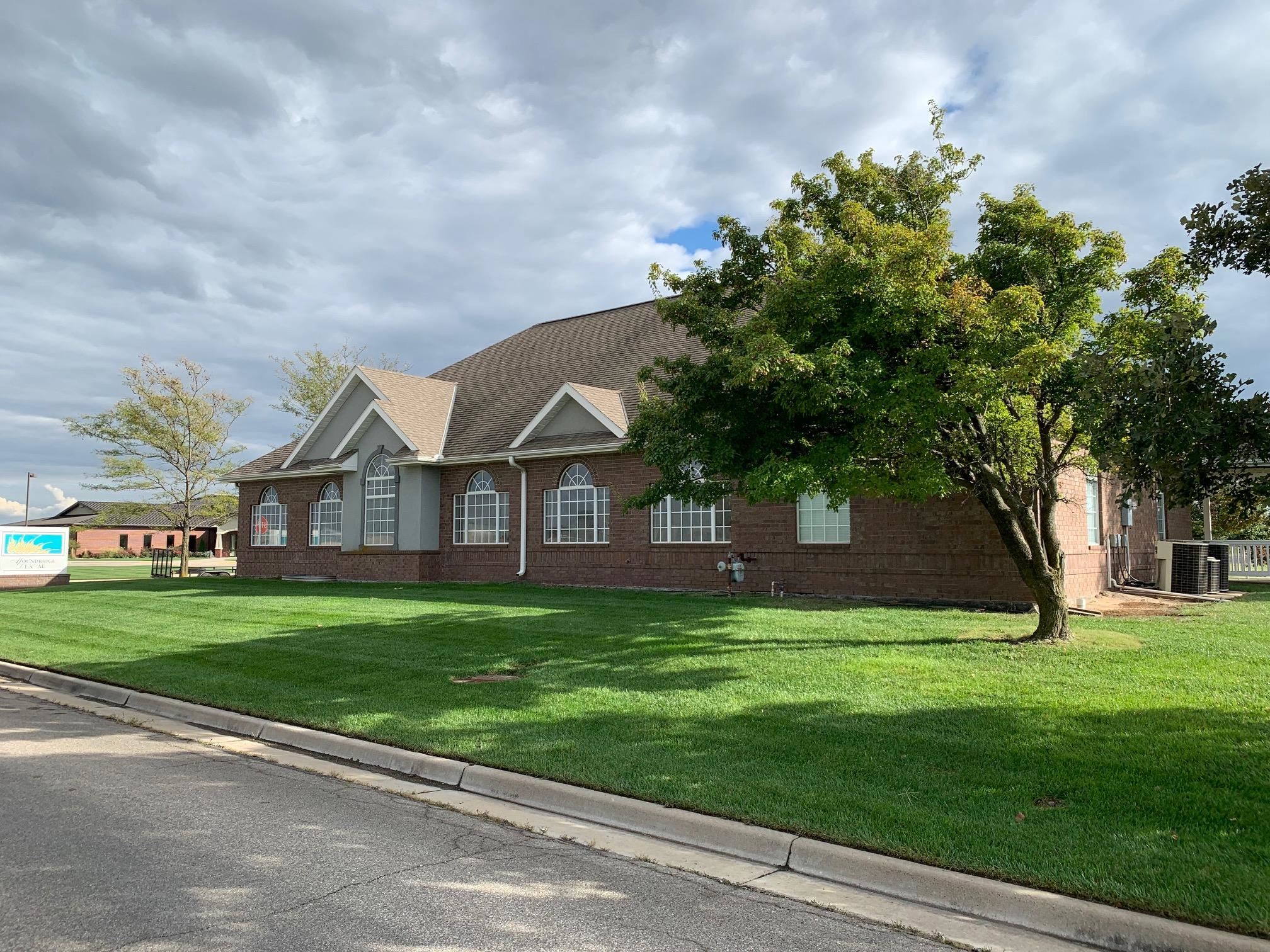 324 E 2nd St, Moundridge, KS 67107