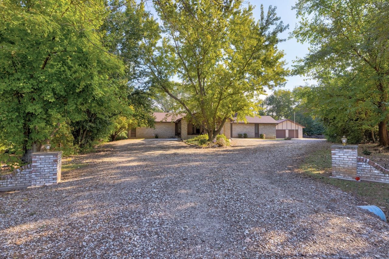 830 Quail Run Dr, Parkerfield, KS 67005