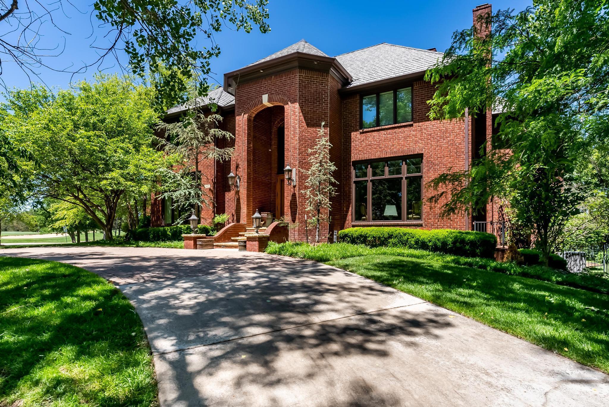 13600 E Pinnacle Dr, Wichita, KS 67230