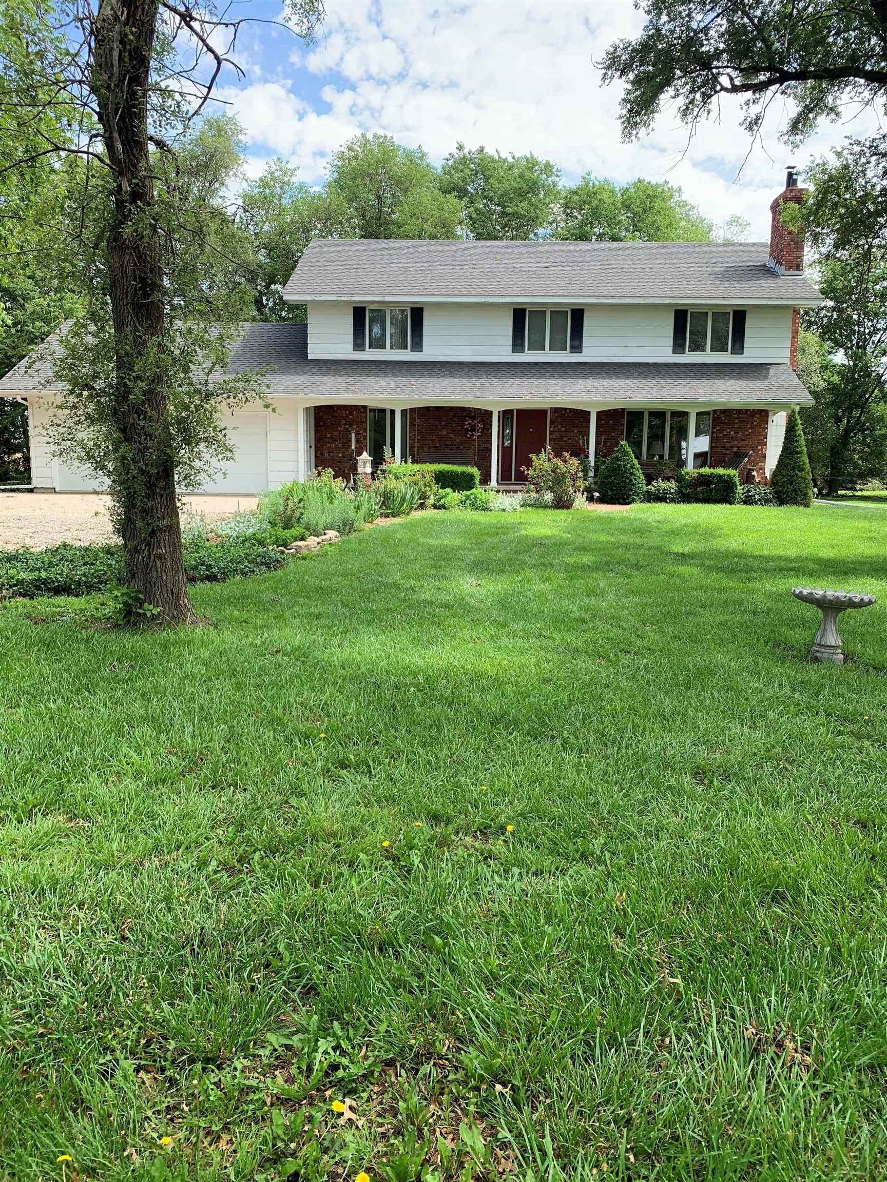 76 29th Ave, Hesston, KS 67062