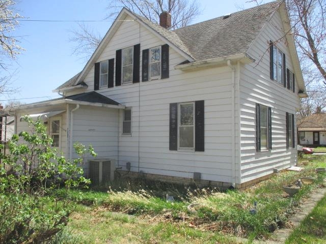 340 W Pine St, Junction City, KS 66441