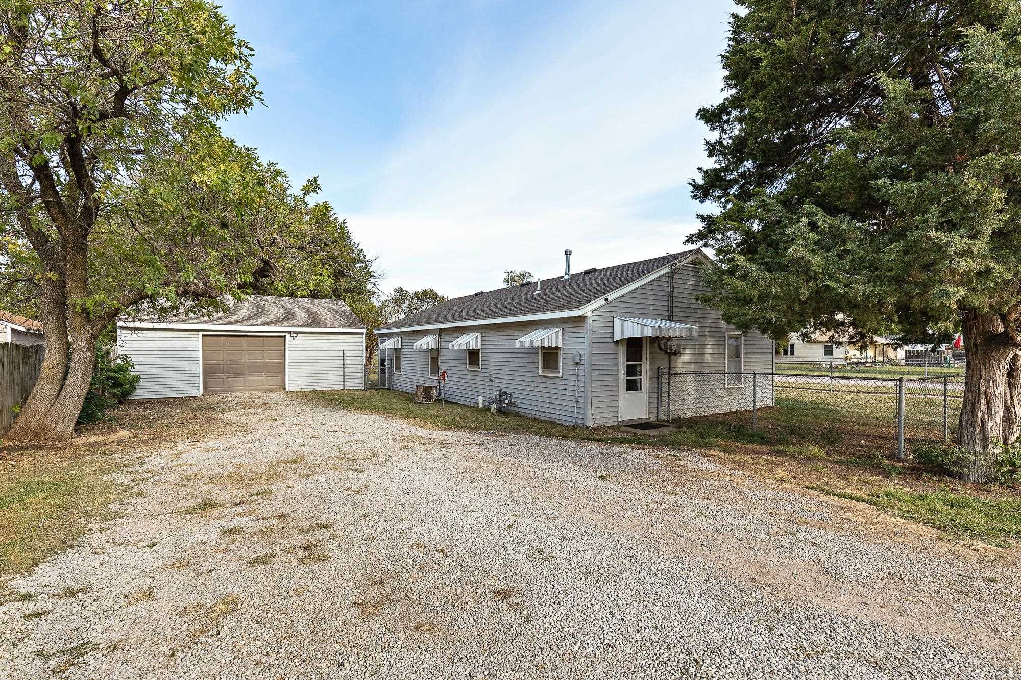 7 W Avenue C, Nickerson, KS 67561