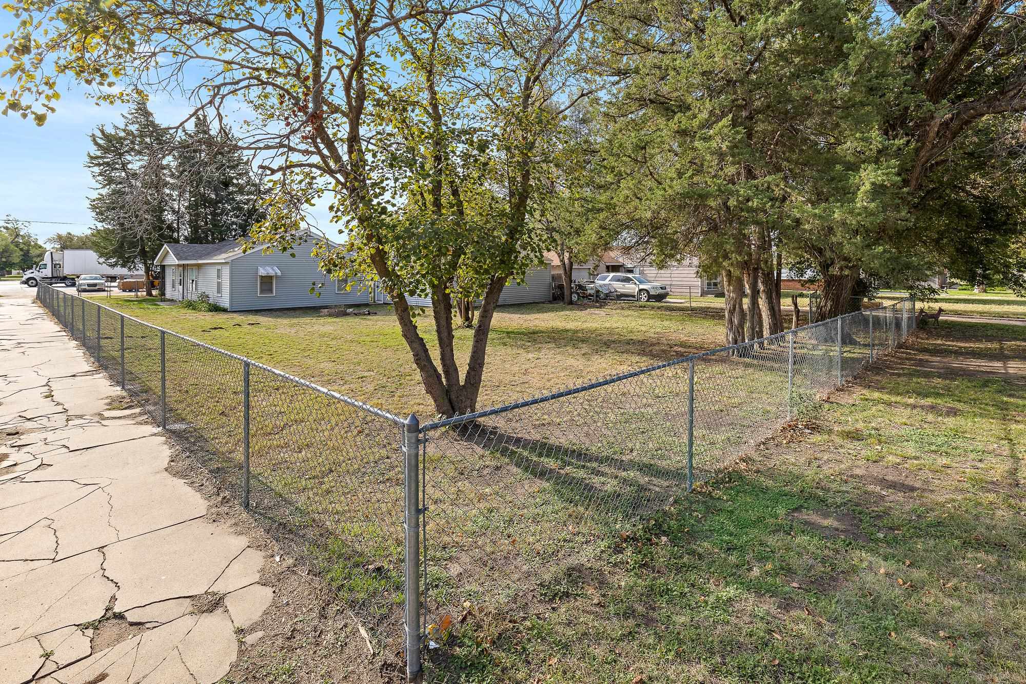 7 W Avenue C, Nickerson, KS 67561