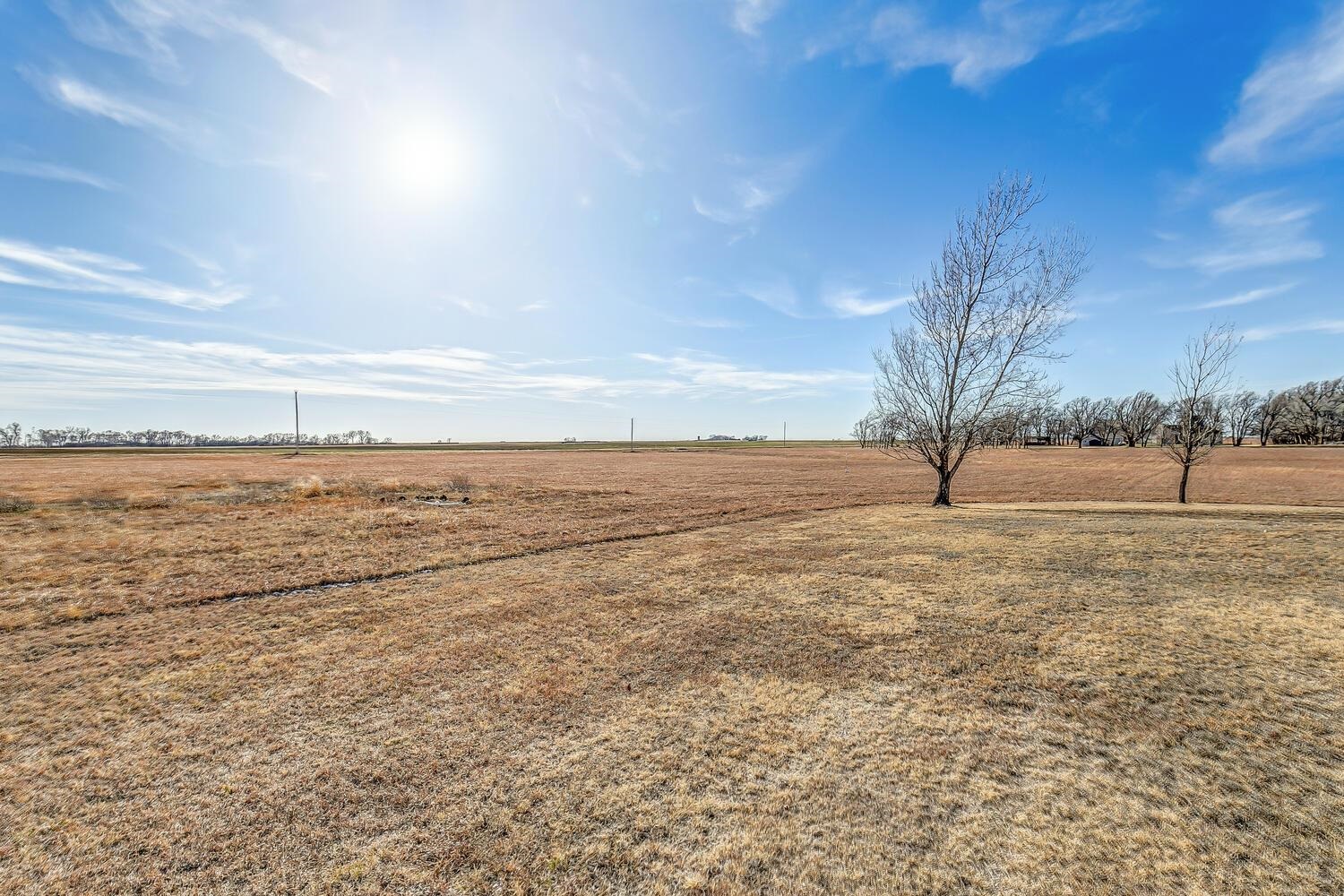 1067 NE 70 Ave, Kingman, KS 67068