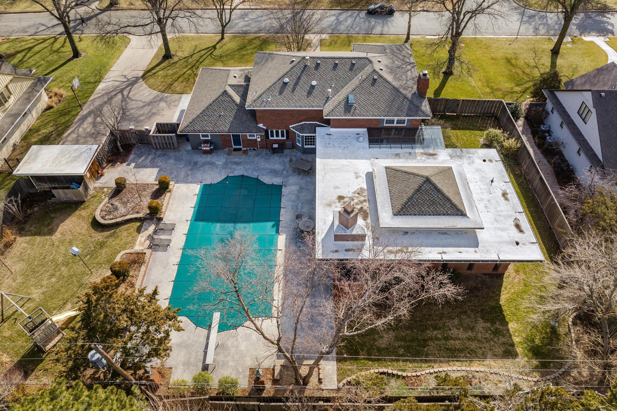 402 S Lynwood St, Wichita, KS 67218