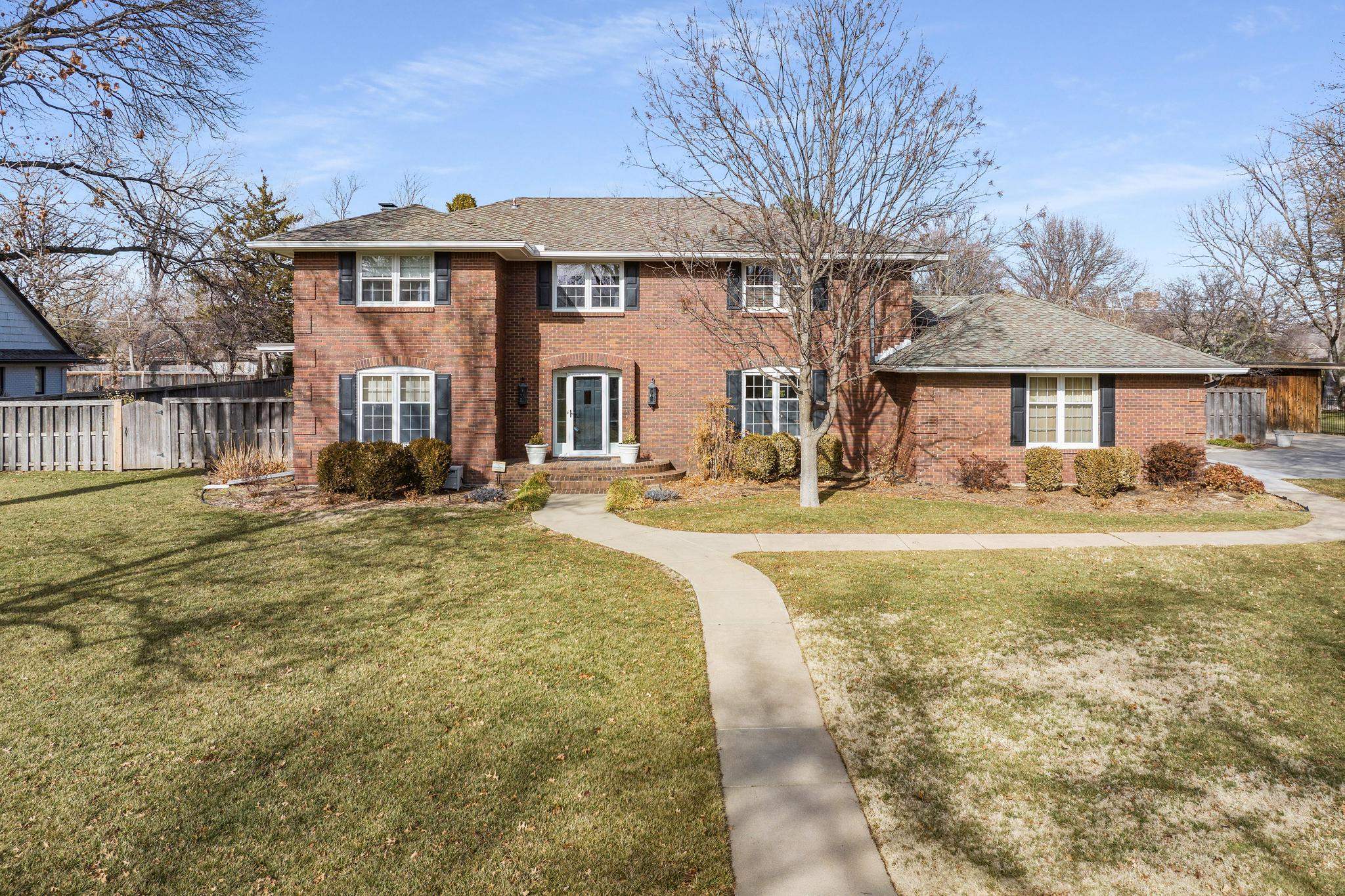 402 S Lynwood St, Wichita, KS 67218
