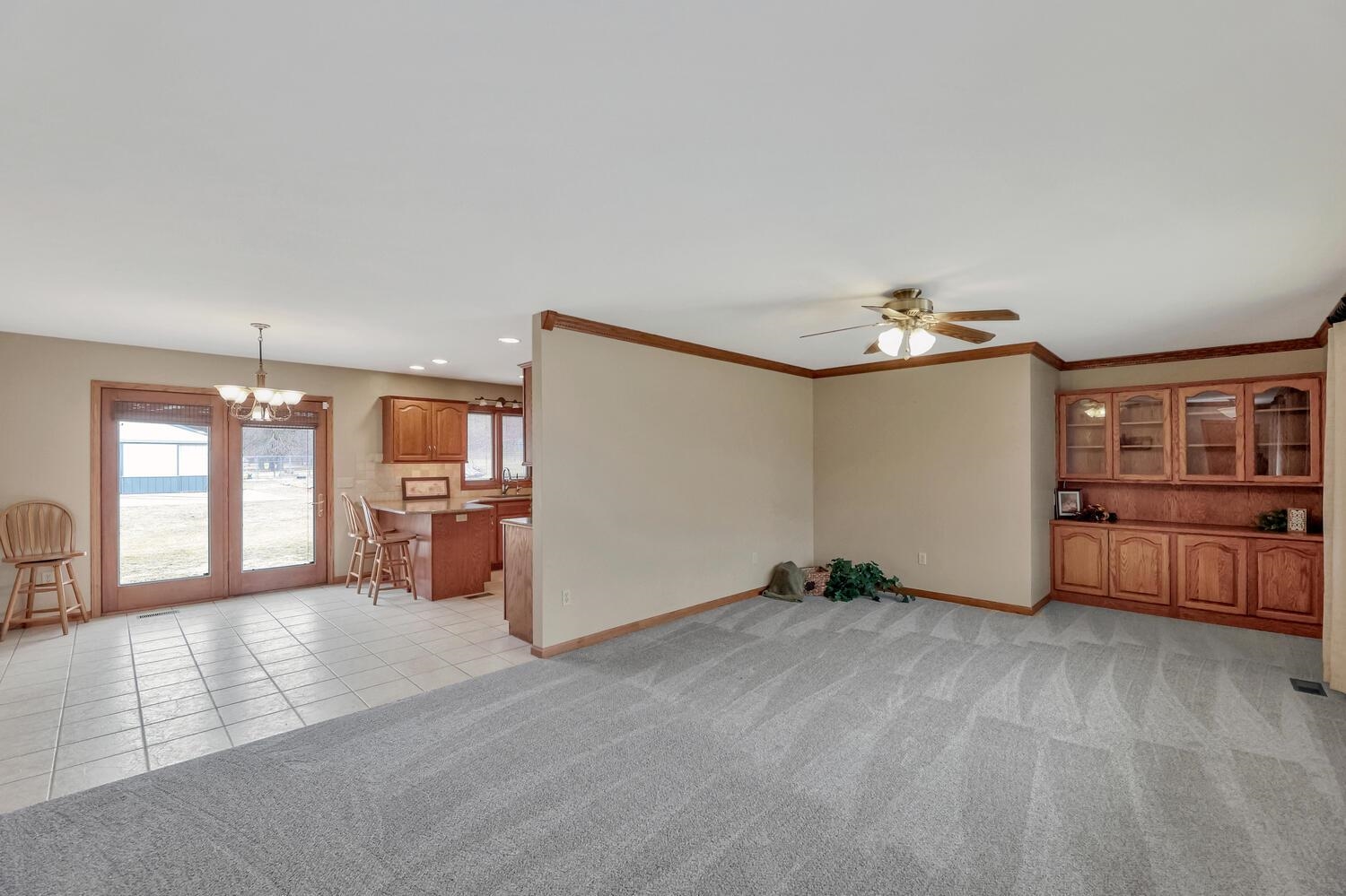 700 W 69th, Hutchinson, KS 67502