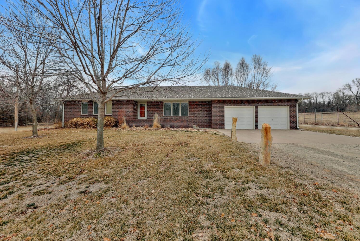 700 W 69th, Hutchinson, KS 67502