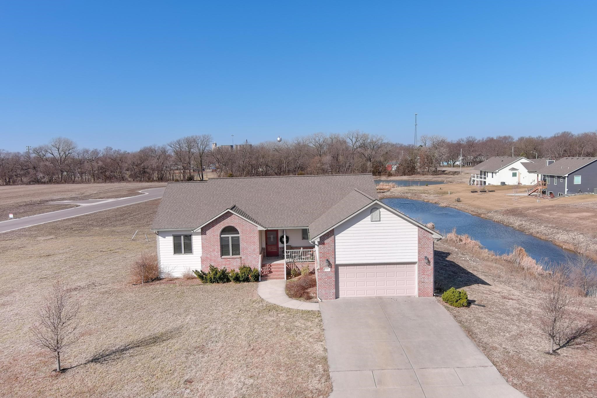 101 S Cottonwood St, Whitewater, KS 67154