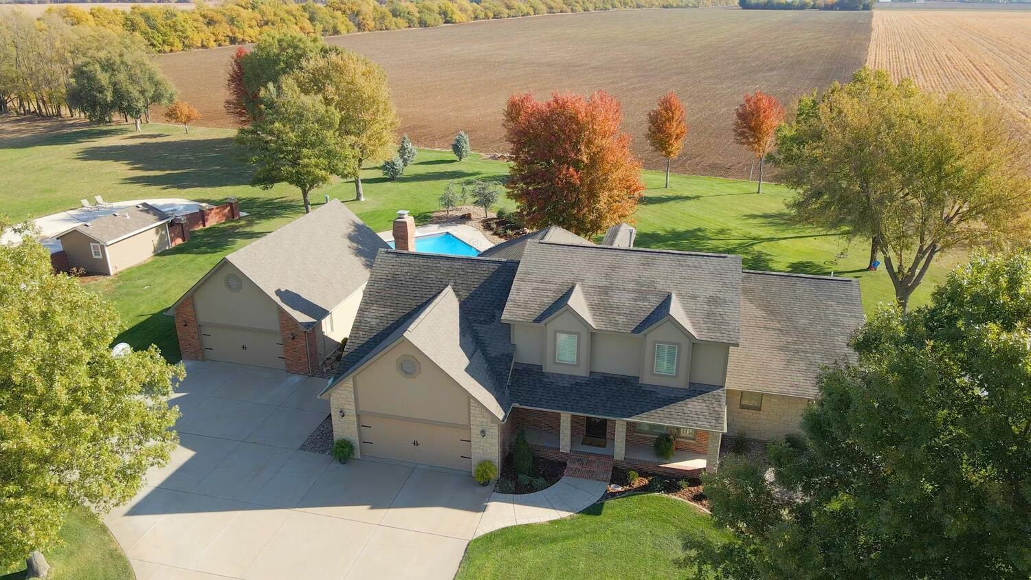 21020 W Tower Lakes Cir, Colwich, KS 67030