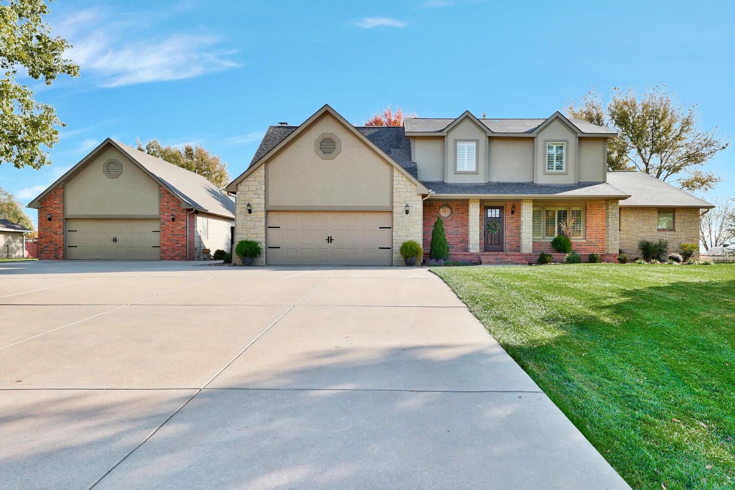 21020 W Tower Lakes Cir, Colwich, KS 67030