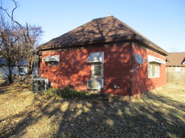 906 Hopkins St, Kiowa, KS 67070