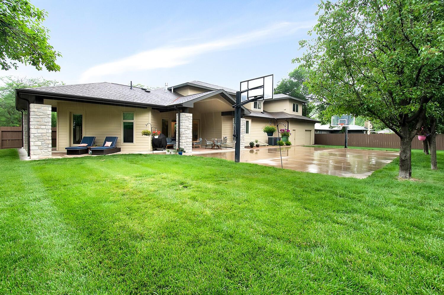 222 S Brookside St, Wichita, KS 67218
