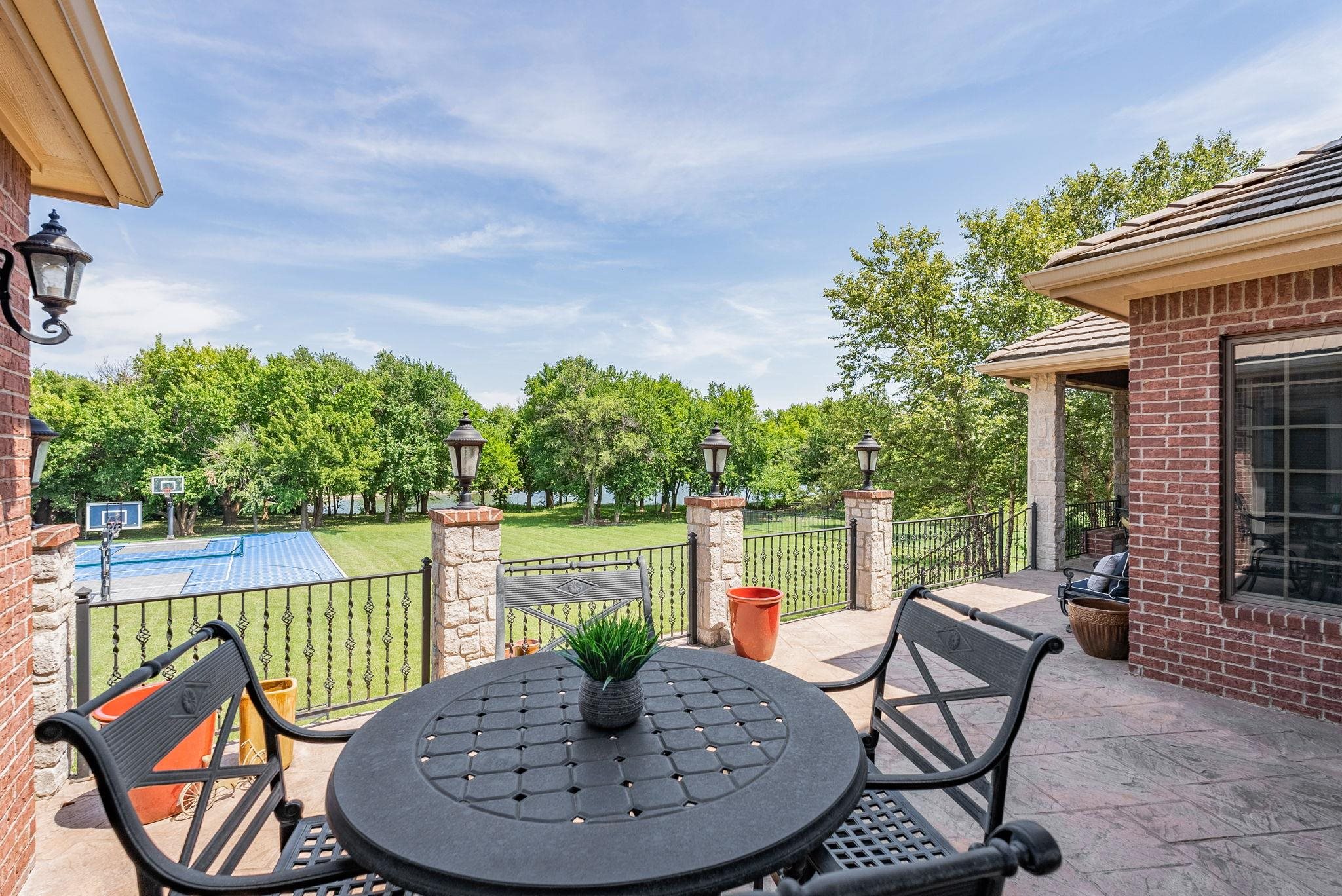 2018 N Clear Creek St, Wichita, KS 67230
