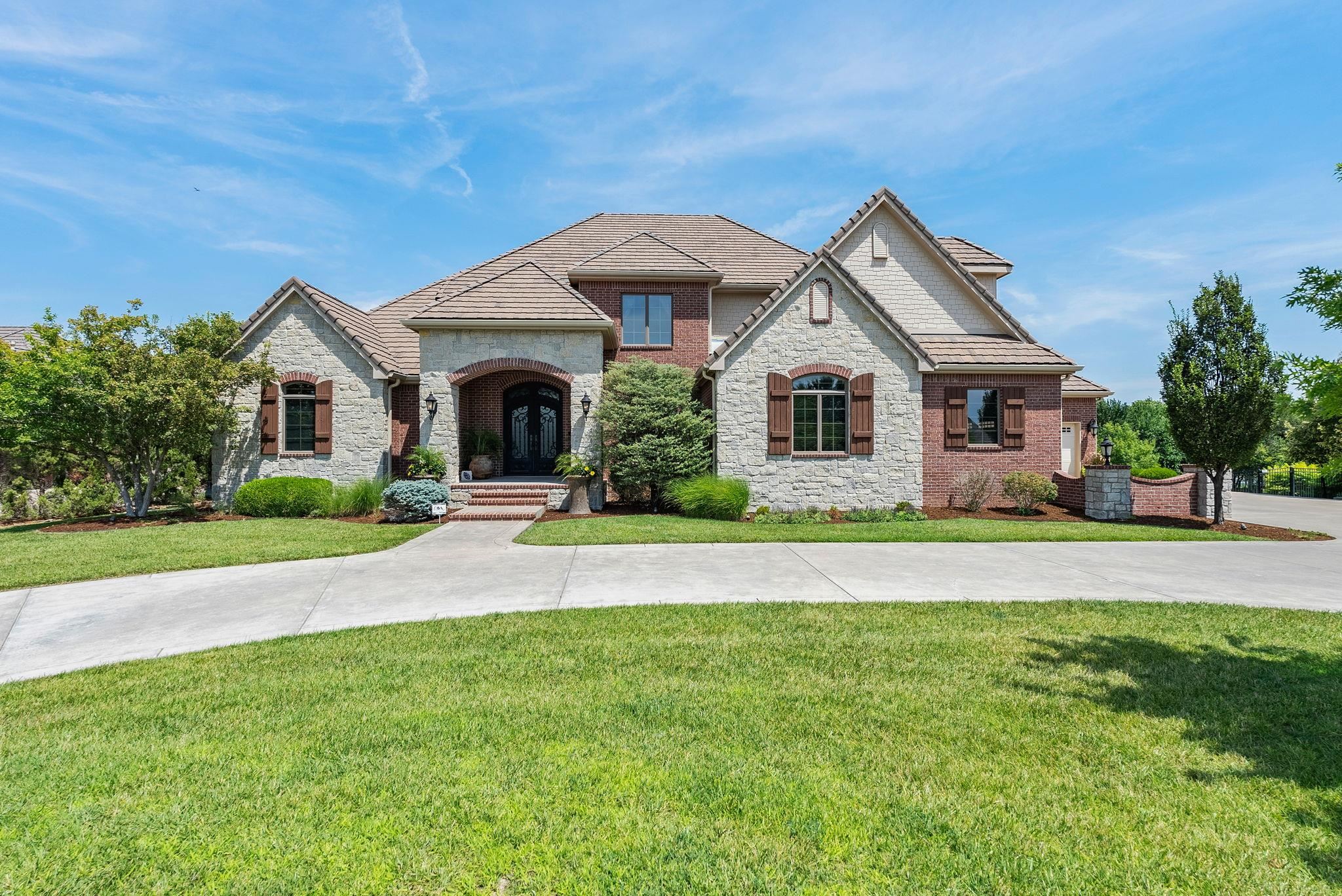 2018 N Clear Creek St, Wichita, KS 67230