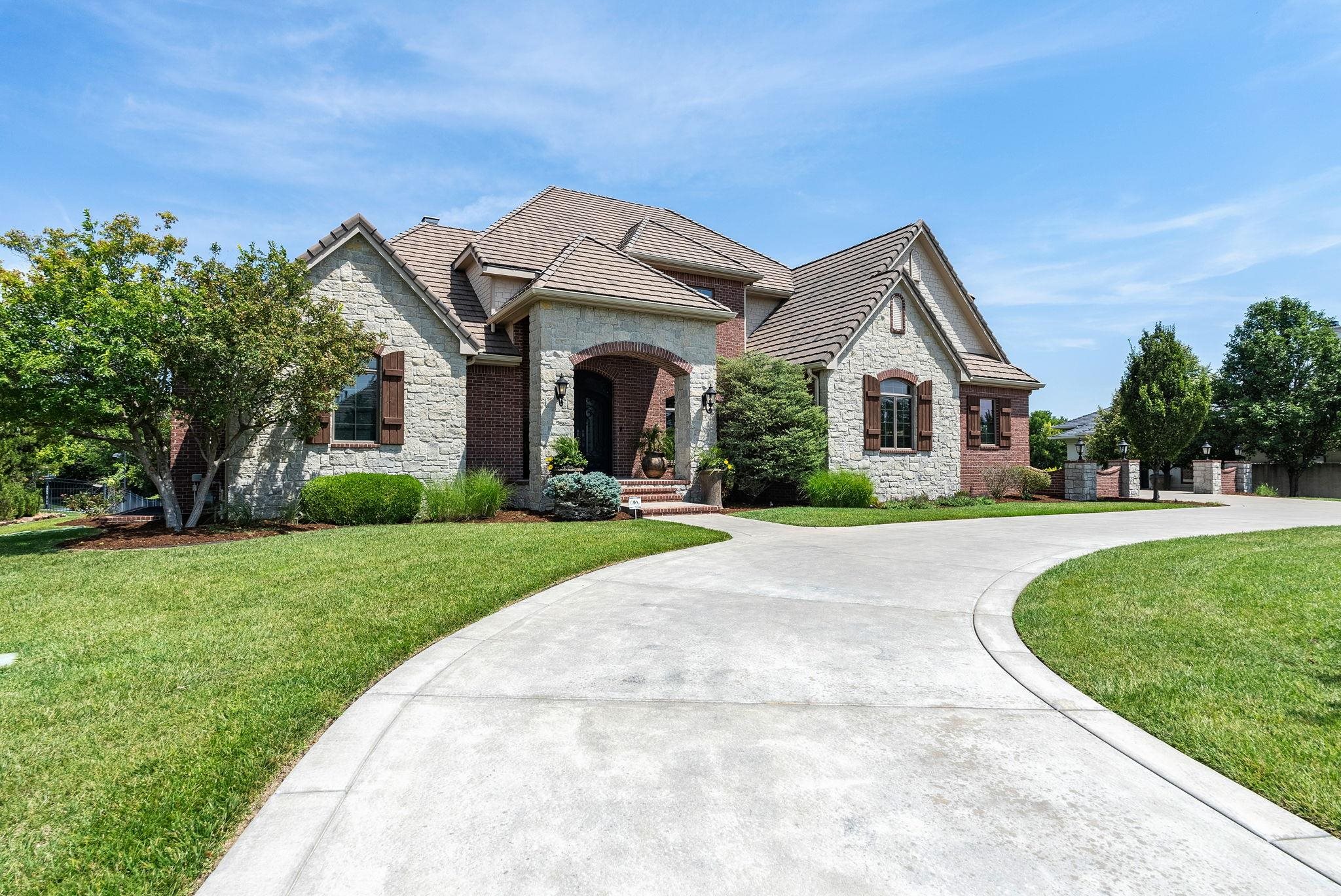 2018 N Clear Creek St, Wichita, KS 67230