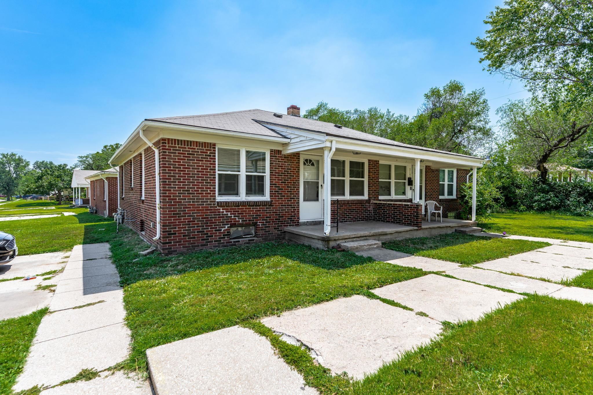 2165 S Old Manor Rd, Wichita, KS 67218