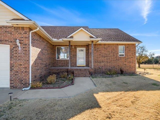 29901 W Deerwood Cir, Garden Plain, KS 67050
