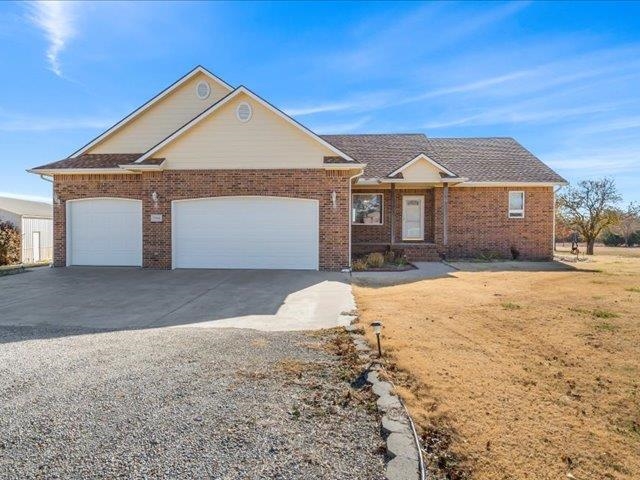 29901 W Deerwood Cir, Garden Plain, KS 67050
