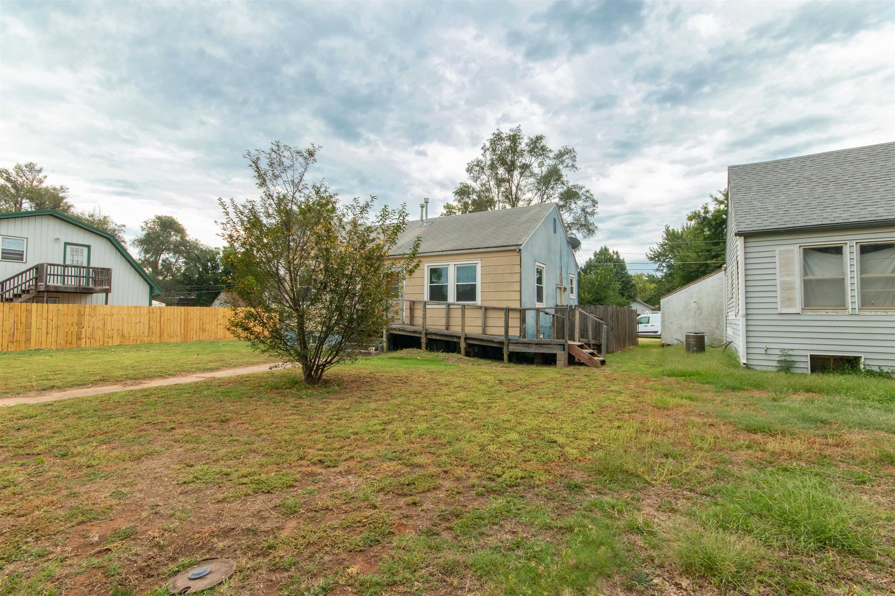 5 Oak Street Ct, Medicine Lodge, KS 67104