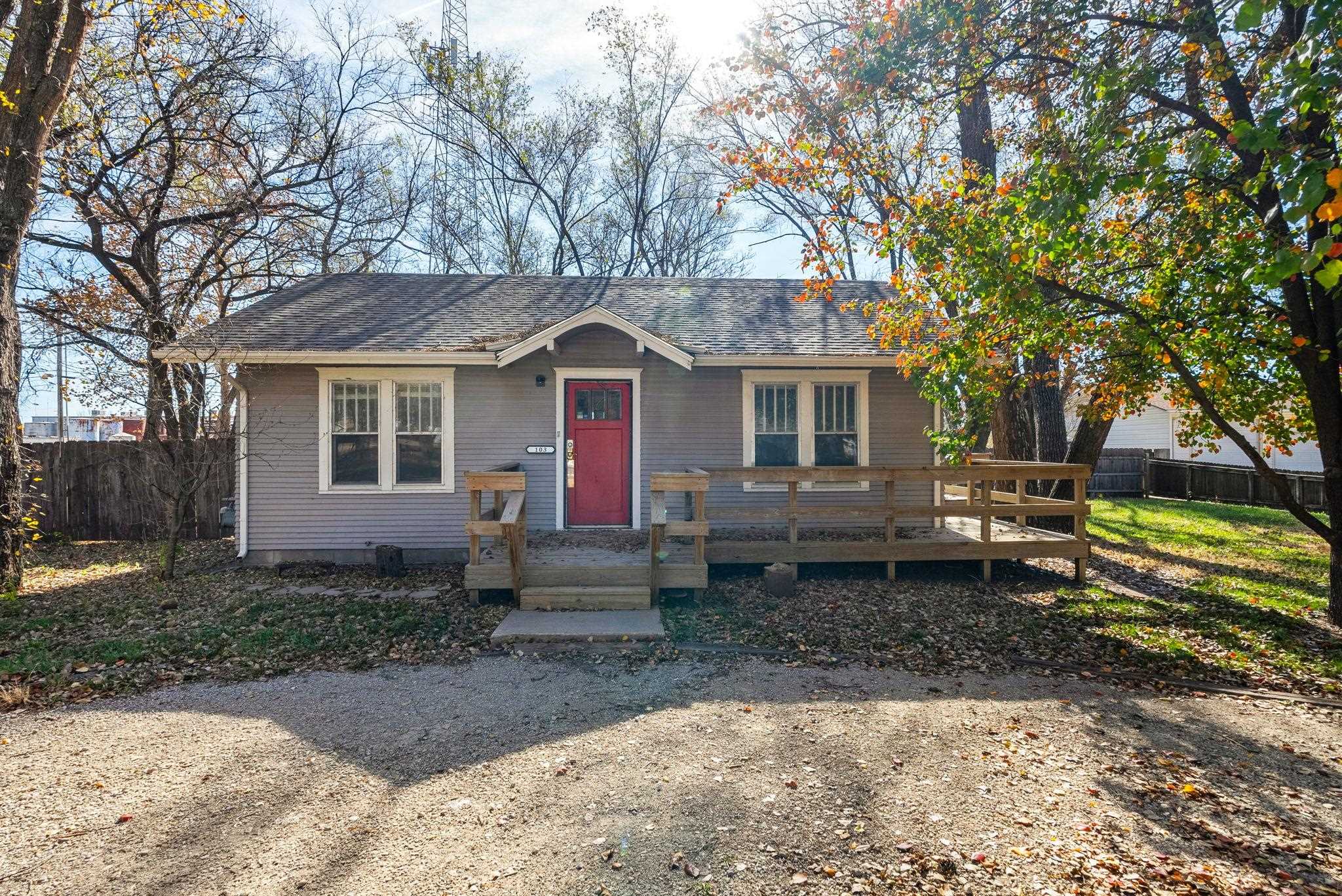 103 W 57th St N, Park City, KS 67204