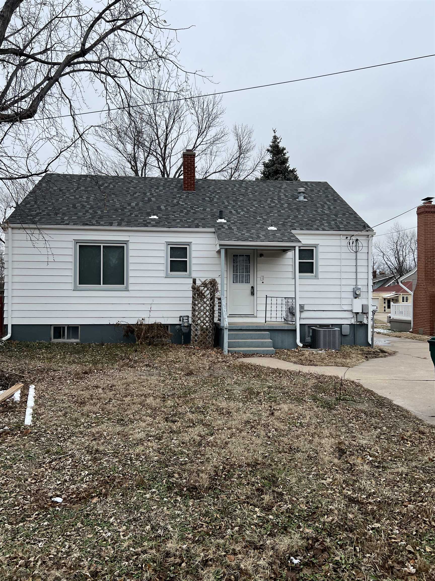 217 W 12th St st, Larned, KS 67550