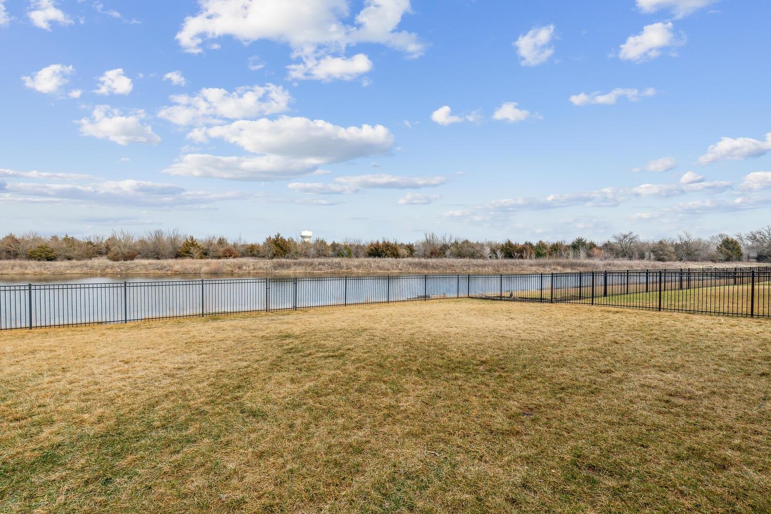 5986 E Forbes Ct, Wichita, KS 67220