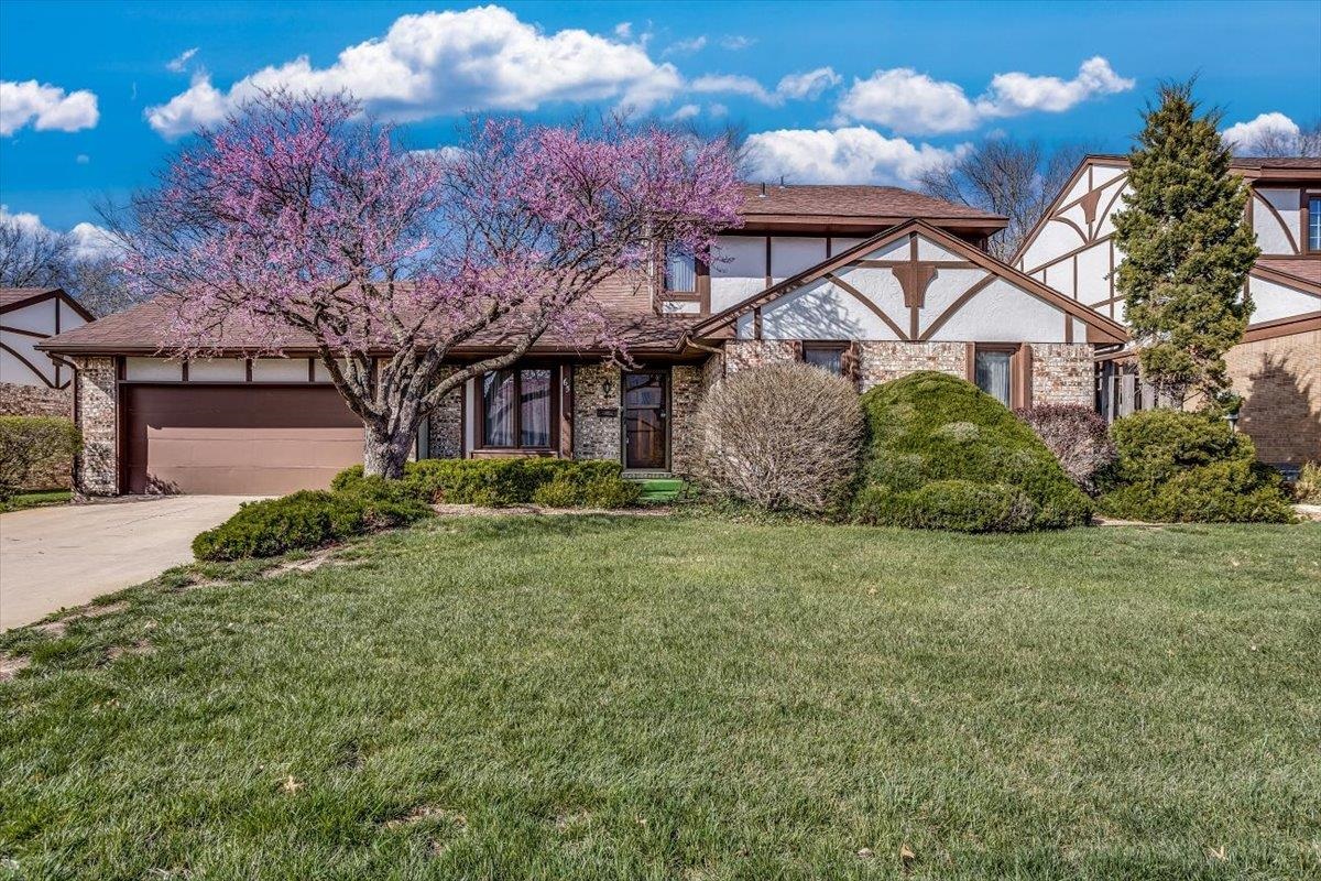641 N Woodlawn St Apt 65, Wichita, KS 67208-3669