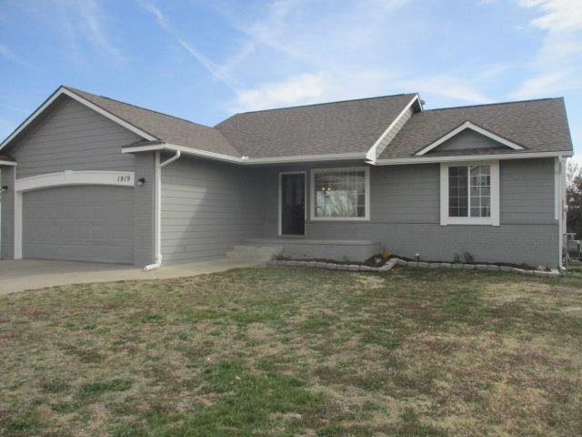 1919 Ehlers Ct, Junction City, KS 66441