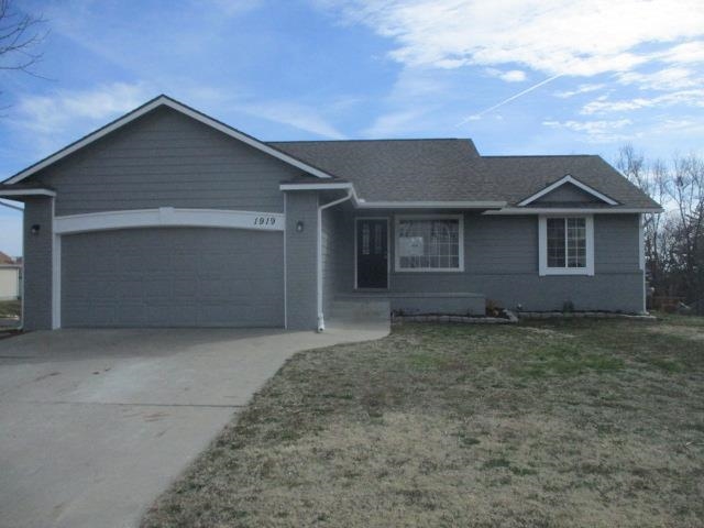 1919 Ehlers Ct, Junction City, KS 66441