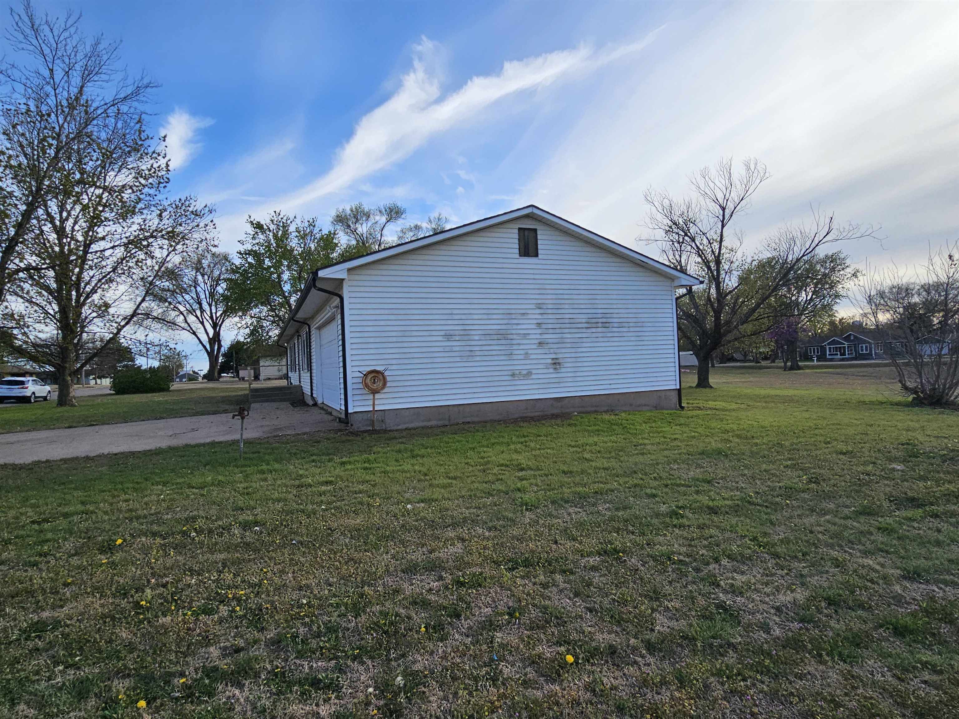 305 S 11th, Kiowa, KS 67070