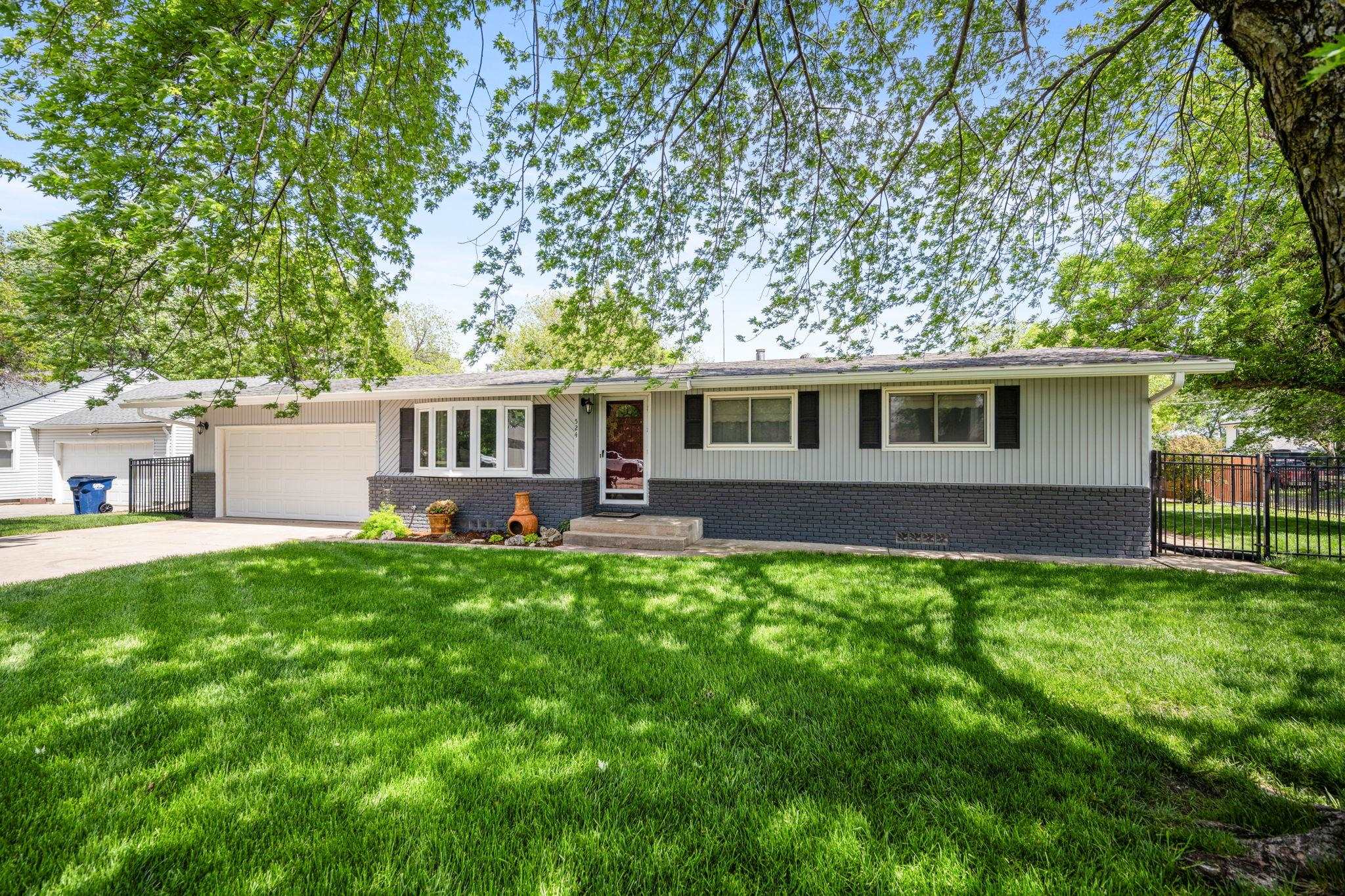 524 S Main St, Whitewater, KS 67154