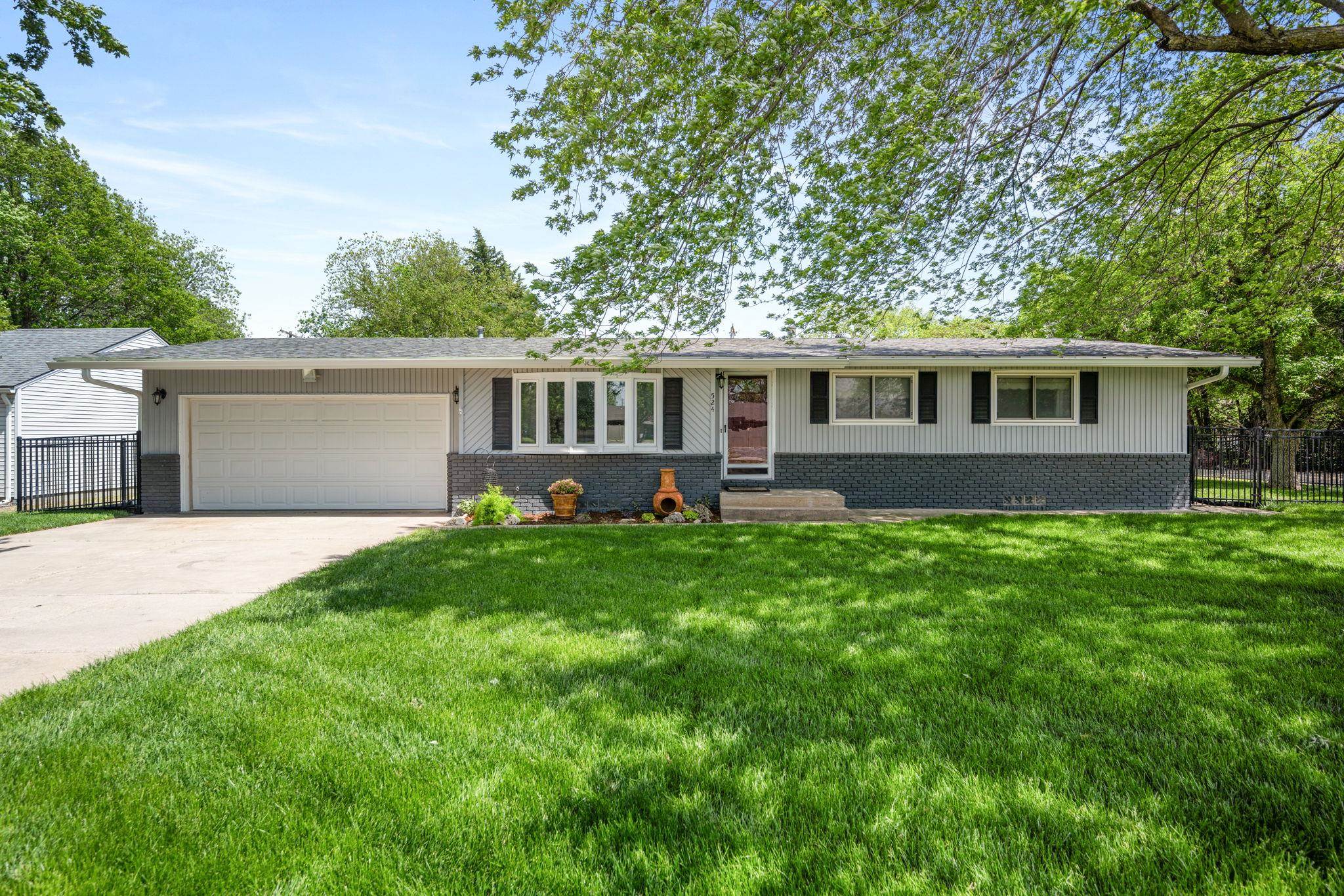 524 S Main St, Whitewater, KS 67154