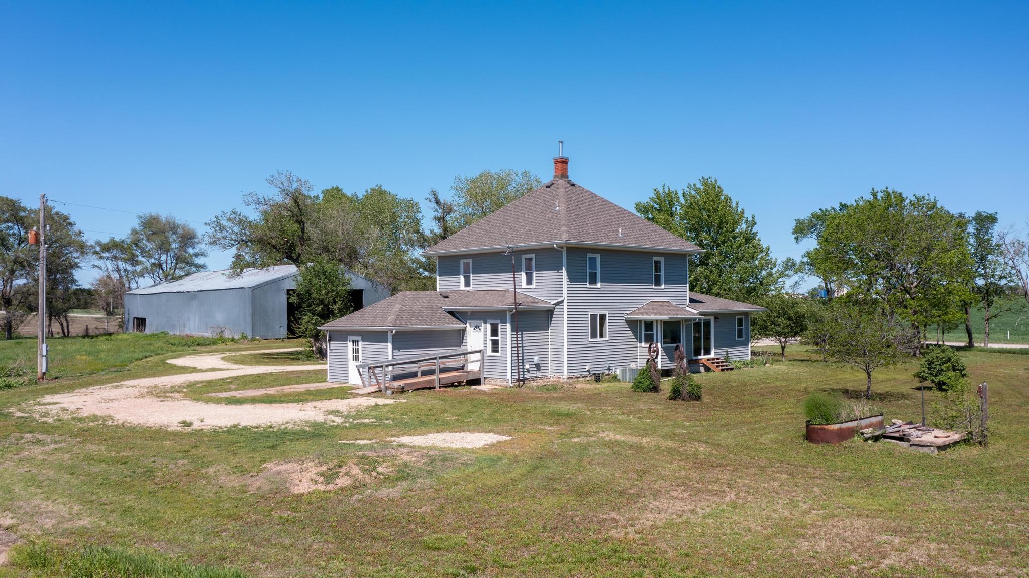 8249 NW Meadowlark Rd, Whitewater, KS 67154