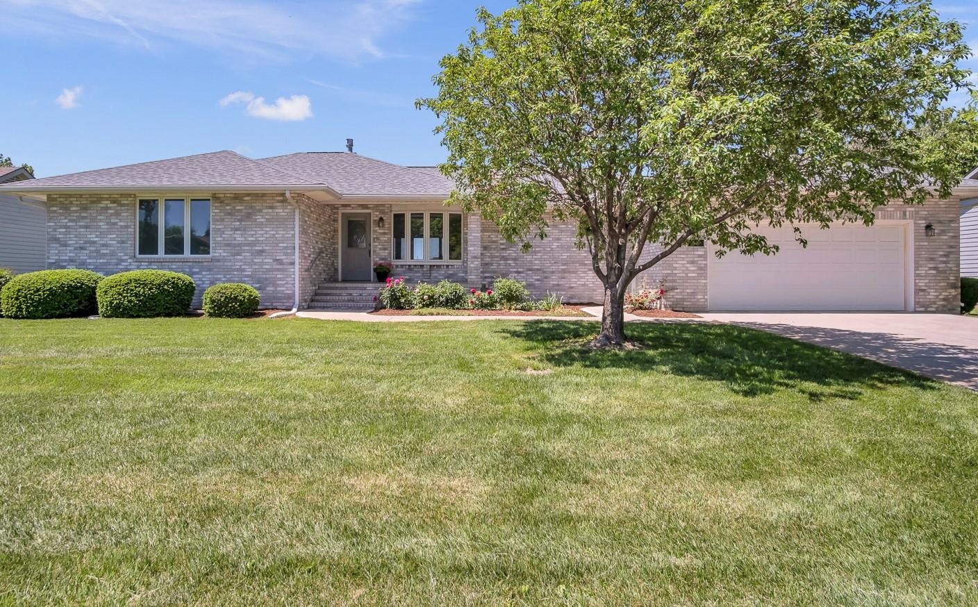 2709 Acacia Ave, North Newton, KS 67117