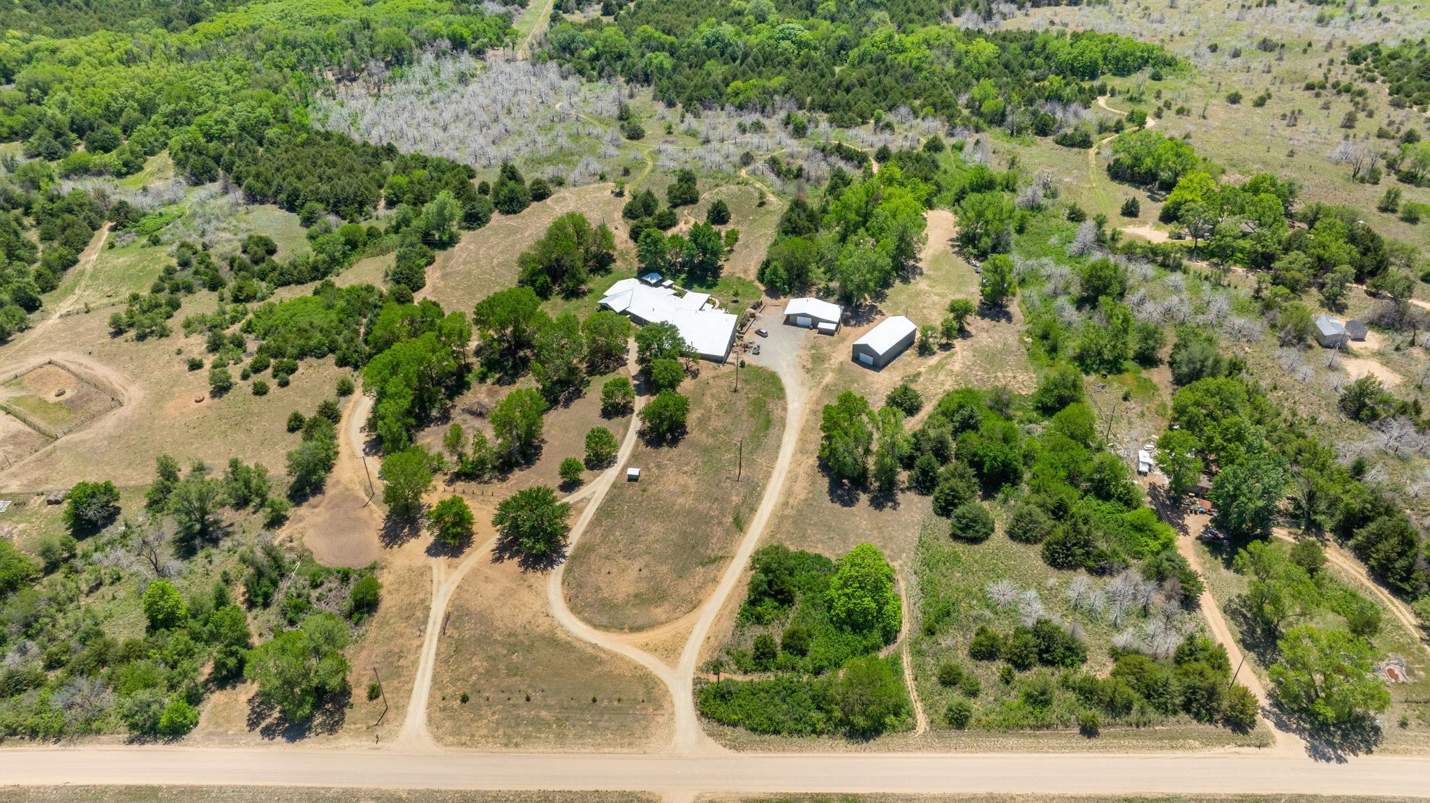 10617 E 4th Ave, Hutchinson, KS 67501