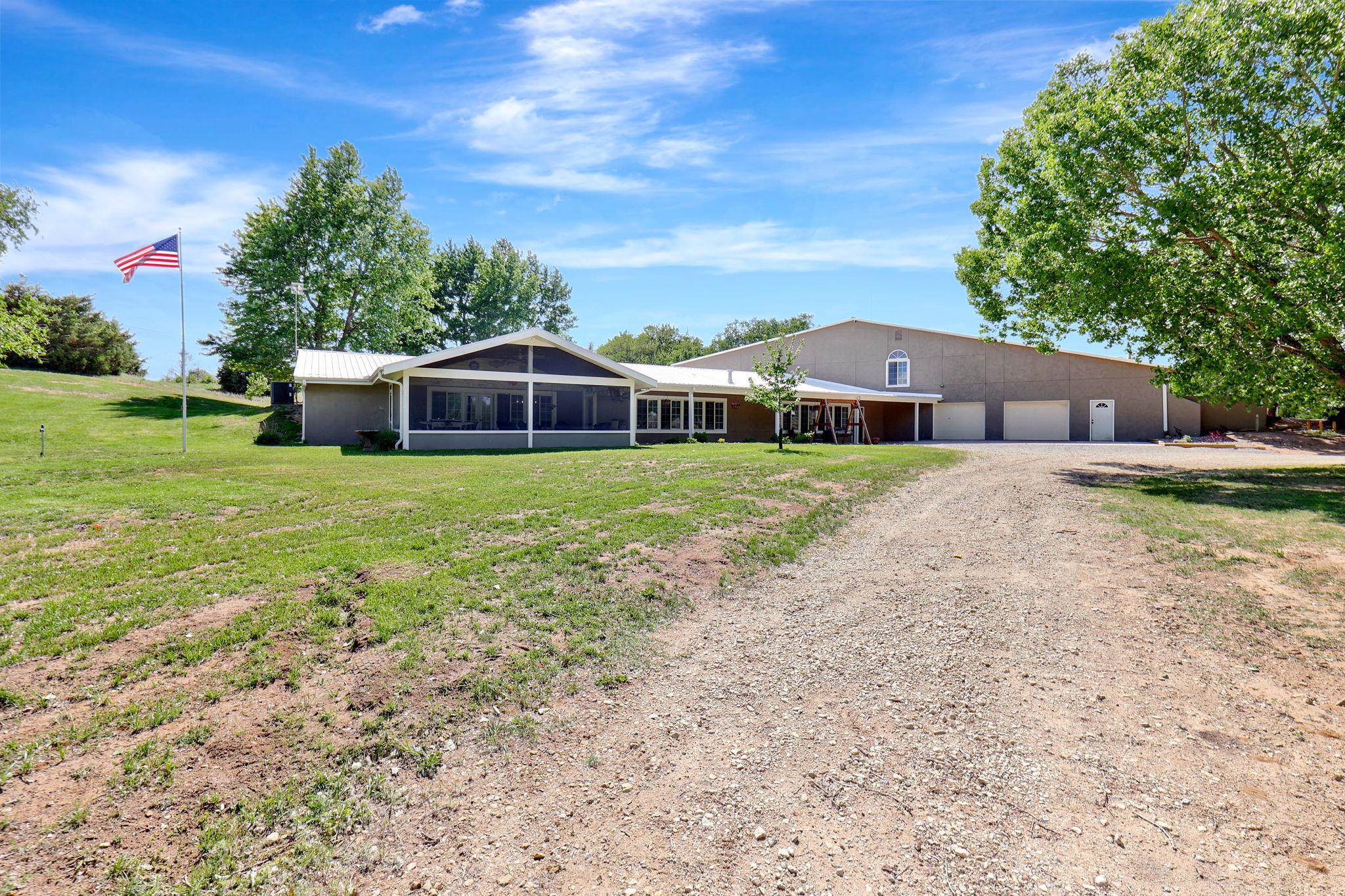 10617 E 4th Ave, Hutchinson, KS 67501