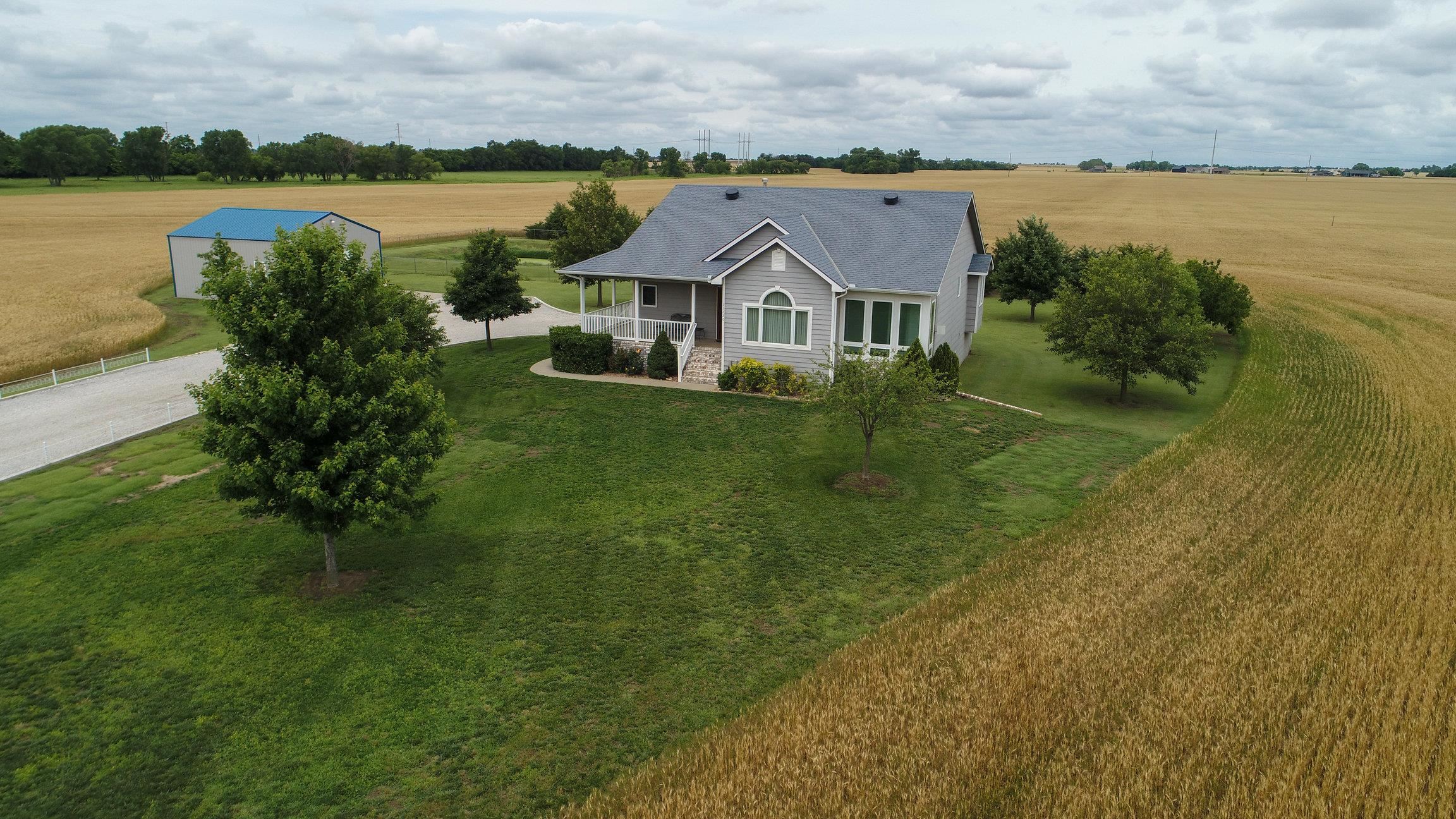 33220 W 13th St N, Garden Plain, KS 67050