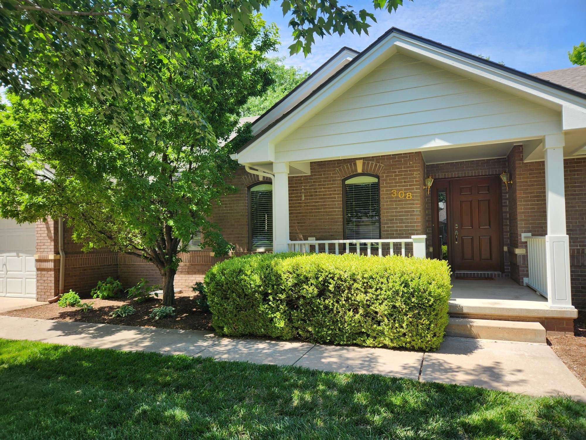 308 Campus Ct, North Newton, KS 67117