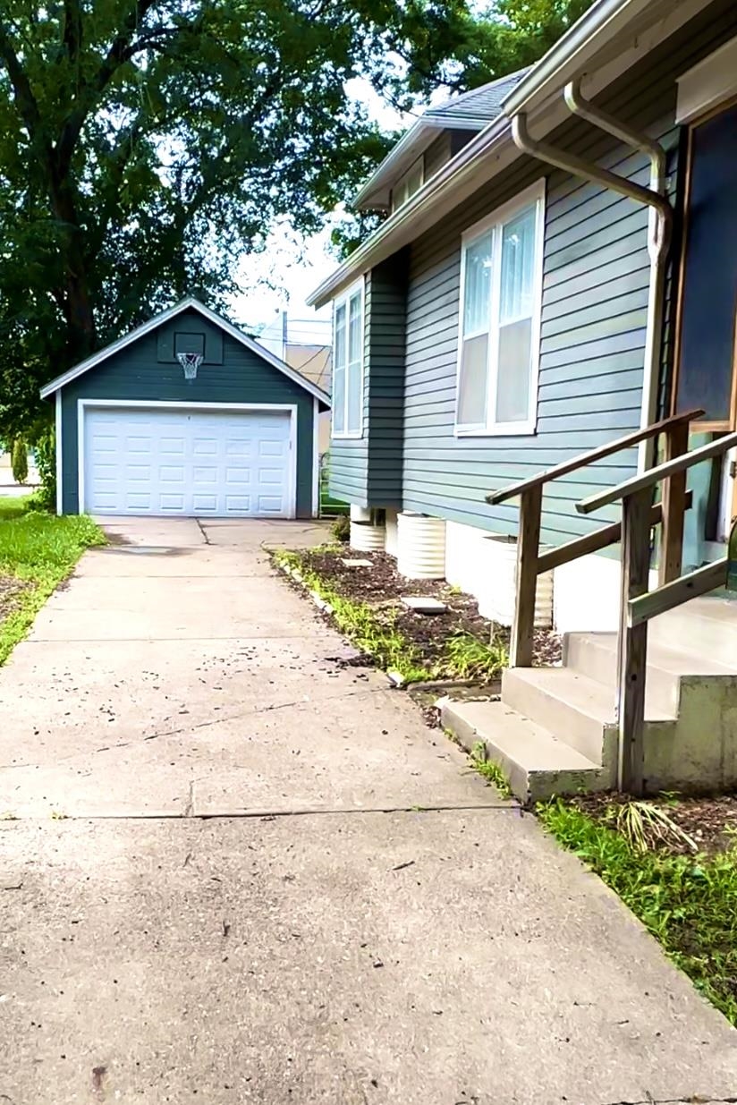 1525 Humboldt St, Manhattan, KS 66502