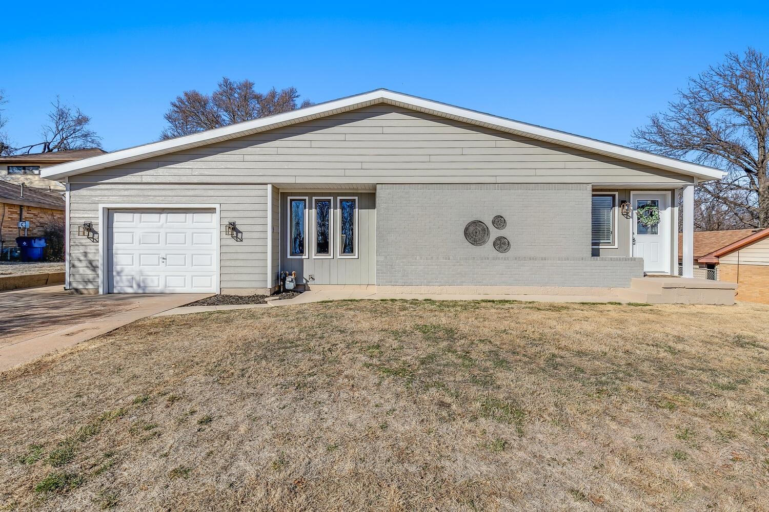 236 E Grant Ave, Kingman, KS 67068