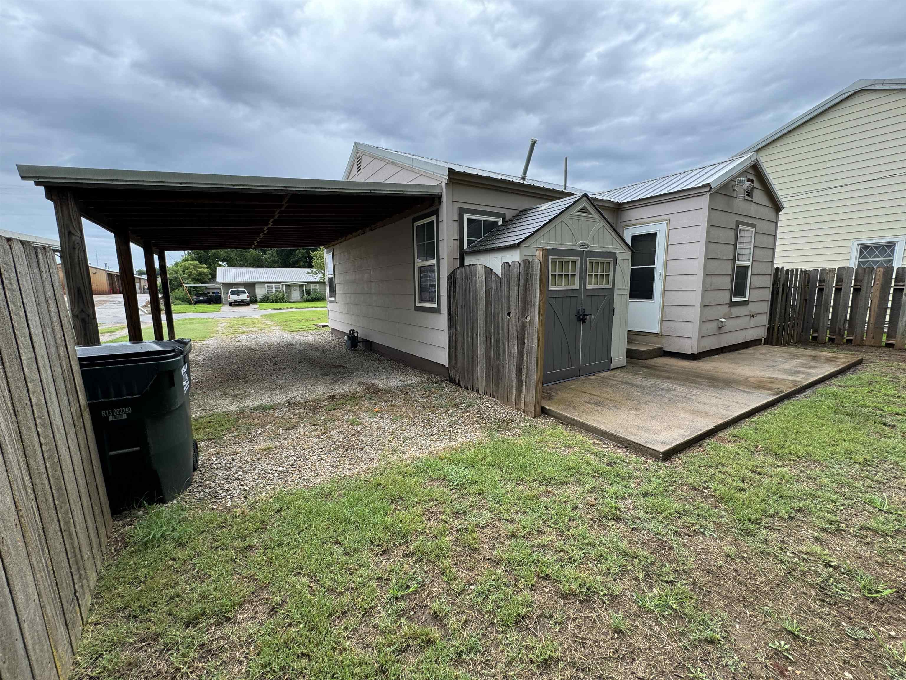 417 W 2nd Ave, Medicine Lodge, KS 67104