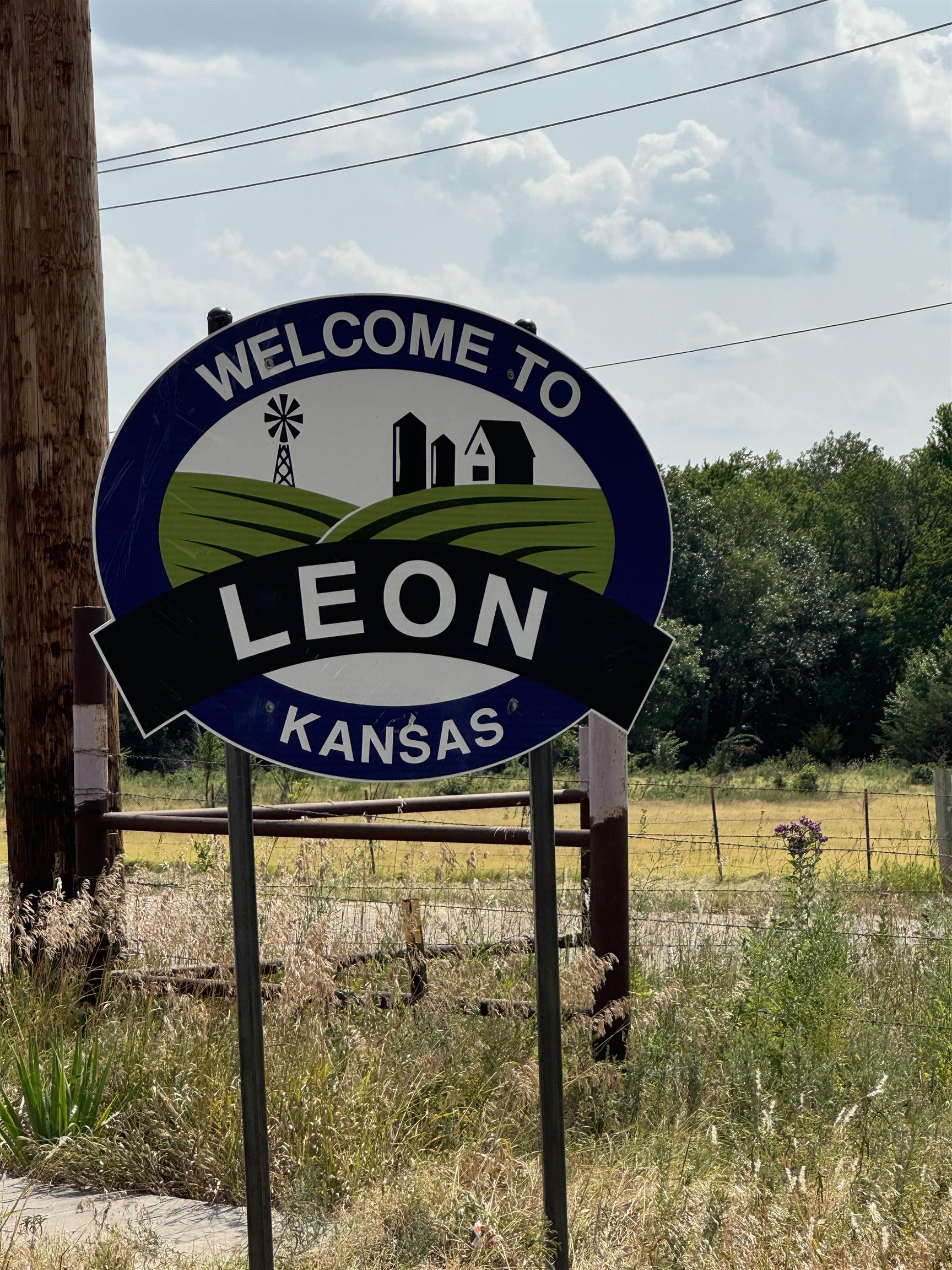 106 W High St, Leon, KS 67074
