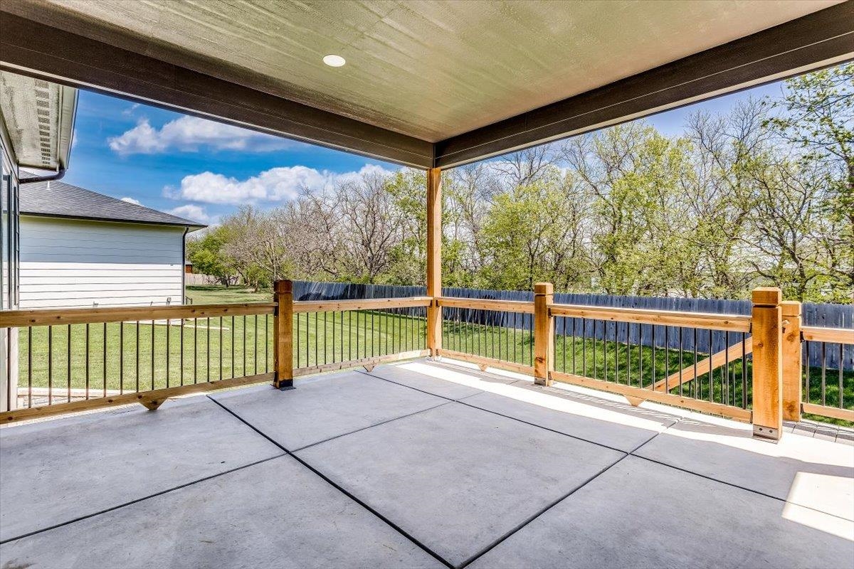 256 S Ciderbluff Cir, Wichita, KS 67052