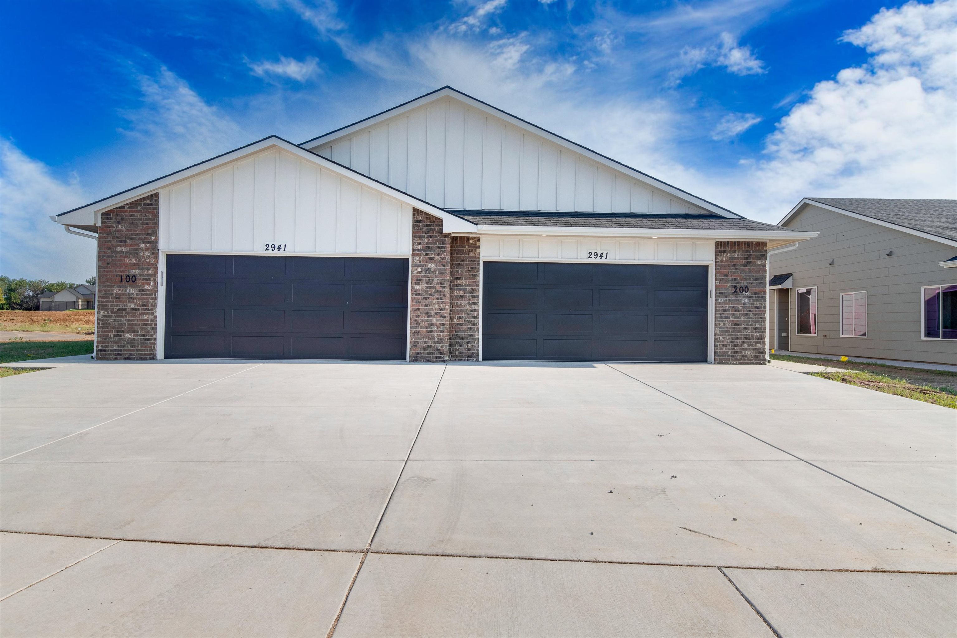 5510-5512 N Sandkey Ct, Wichita, KS 67204