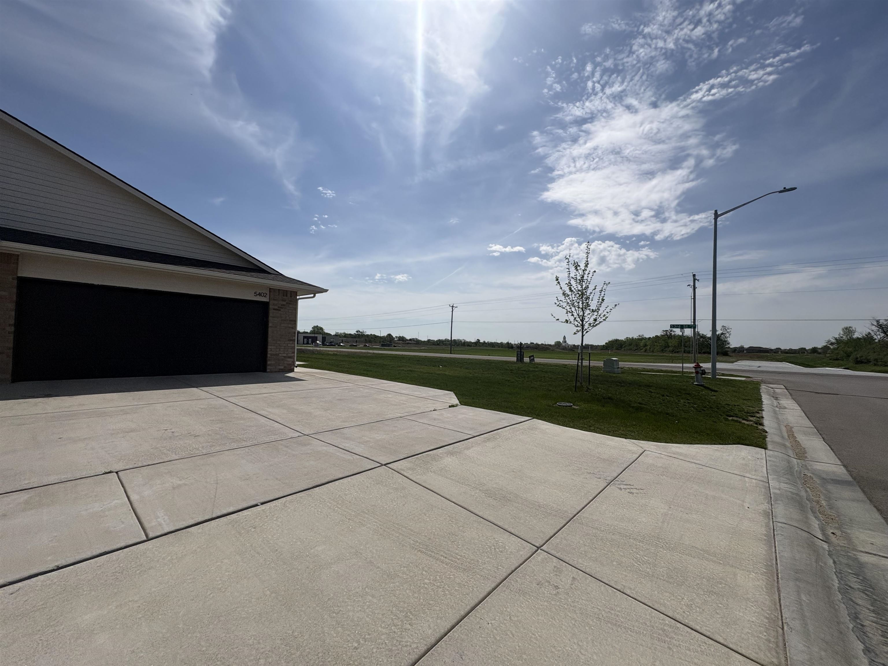 5402-5404 N Sandkey Ct, Wichita, KS 67204